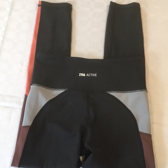 New Zyia Active Black Colorblock High-Rise Cropped Leggings size 4 - Picture 4 of 9